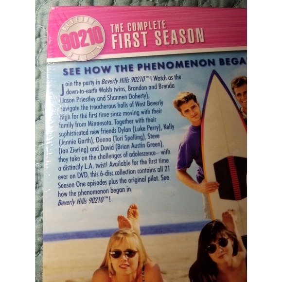 Beverly Hills 90210 Complete First Season on DVD - Picture 3 of 5